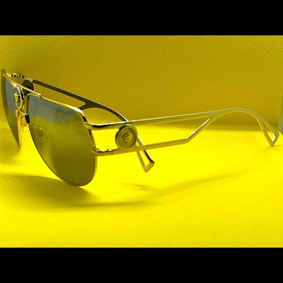 Medusa Pilot sunglasses EXC worn twice/always in case >6 mo old Polarized lenses - Picture 3 of 3